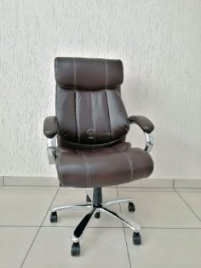Кресло Barneo K-303 для руководителя (коричневая экокожа) в Копейске - kopejsk.ok-mebel.com | фото